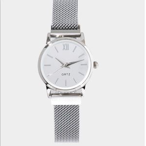 Silver tone watch beautiful, worn once